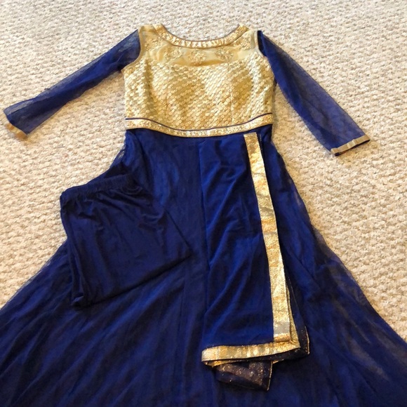 Anarkali gown - Picture 3 of 5